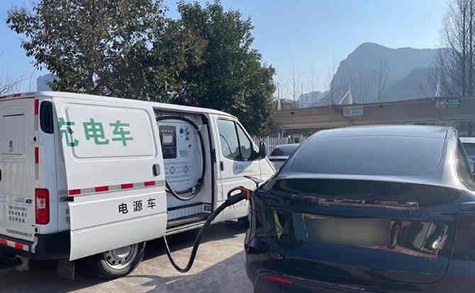 长阳汽车搭电