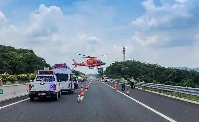 长阳高速公路汽车救援案例